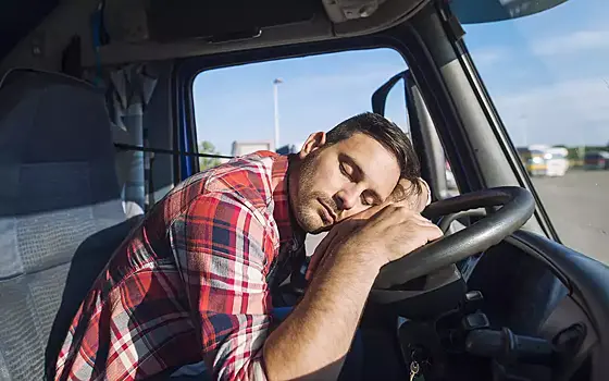 Как не уснуть за рулем: 12 лайфхаков для автопутешественников